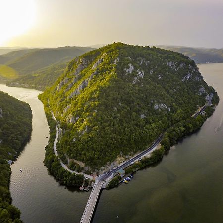 Casa Patryk Hotel Orşova Eksteriør billede