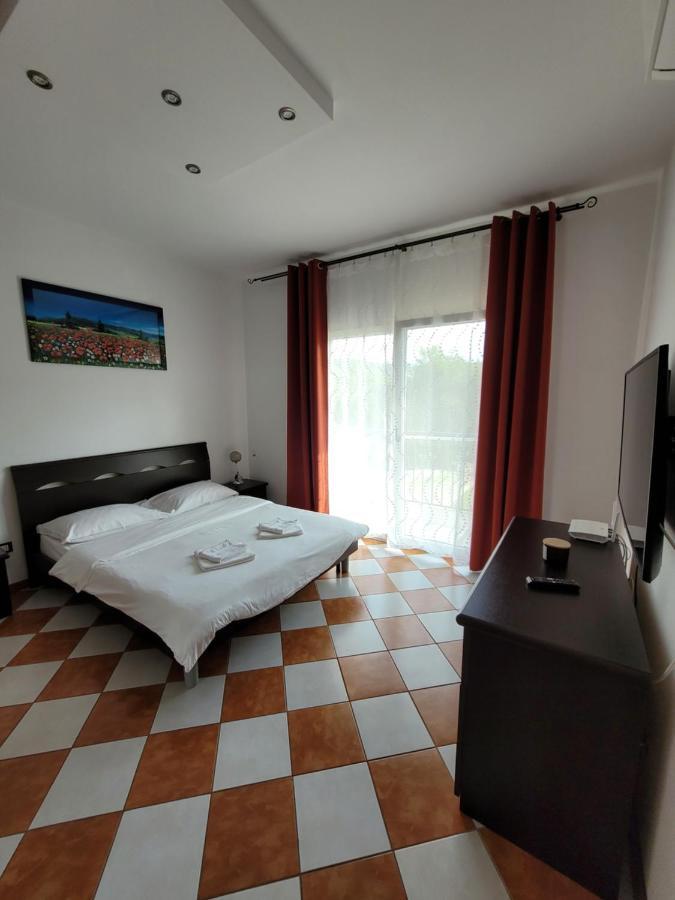 Casa Patryk Hotel Orşova Eksteriør billede