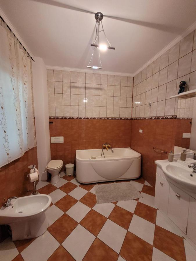 Casa Patryk Hotel Orşova Eksteriør billede