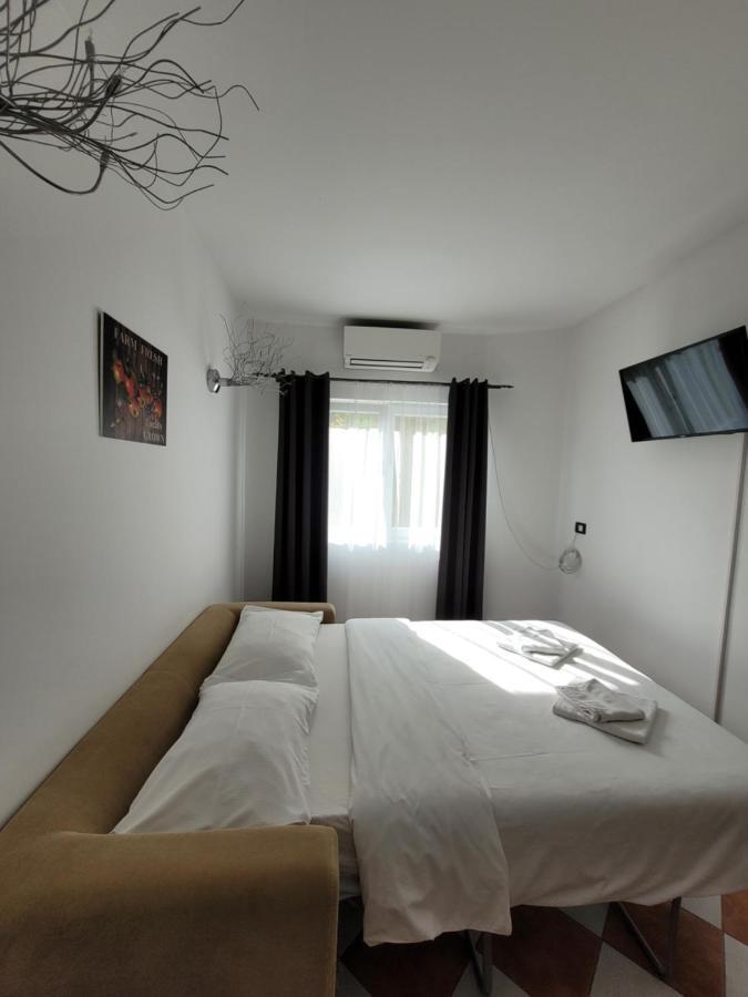 Casa Patryk Hotel Orşova Eksteriør billede